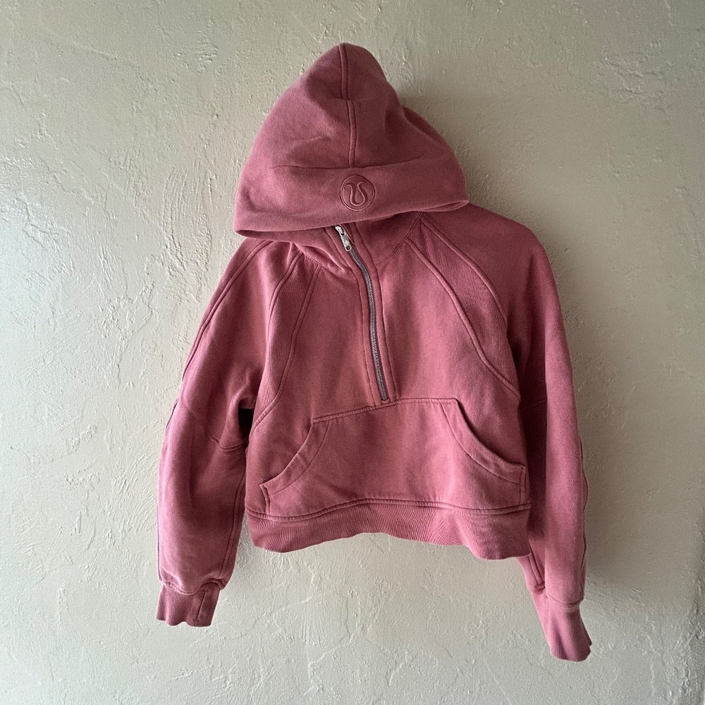 Lululemon pink scuba cropped